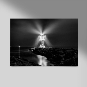 Molenfeuer-Warnemünde-bei-Nacht-Querformat